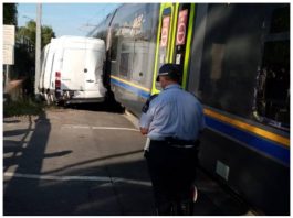 treno contro furgone loano