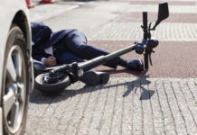 Targhe monopattini in ritardo: rischio caos con l’assicurazione monopattino-incidente-targa-assicurazione